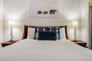 WiFi, bed sheets - Rocky Mountain Retreat | Sleeps 6 • King + Queen (Canmore)