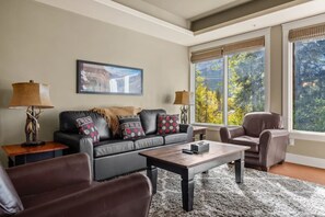 TV, fireplace - Canmore Rockies Getaway| 2BR + Resort Amenities (Canmore)