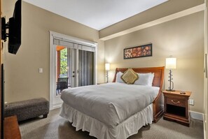 WiFi, bed sheets - Canmore Rockies Getaway| 2BR + Resort Amenities (Canmore)