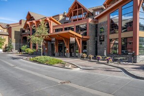Exterior - Luxury 2BR Mountain Retreat | Pool & Hot Tub (Canmore)