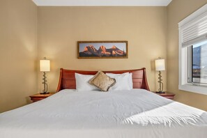 WiFi, bed sheets - Relax & Unwind | Stylish Retreat, Mountain Scenery (Canmore)