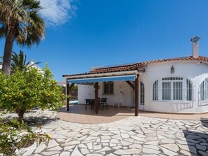 Outdoor dining - Quiet house with pool near the sea - 4 guests (Denia)
