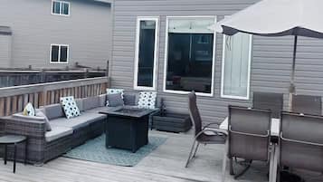 House, 5 Bedrooms, Pets Allowed, Garden Area | Outdoor dining