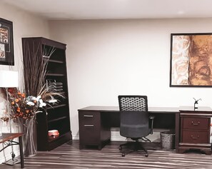 House, 5 Bedrooms, Pets allowed, Garden Area | Interior - Lake Community Retreat - Family Parks (Calgary)