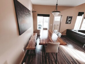 House, 5 Bedrooms, Pets Allowed, Garden Area | Living area | Toys - Lake Community Retreat - Family Parks (Calgary)