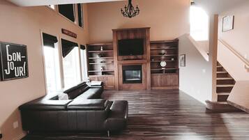 Maison, 5 chambres, animaux de compagnie acceptés, côté jardin | Aire de séjour