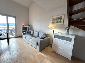 Living area - Apartment port view - 6 guests (Saint-Cyr-sur-Mer)
