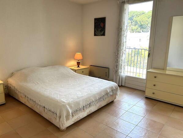 Room - Apartment port view - 6 guests (Saint-Cyr-sur-Mer)