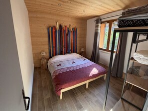 4 bedrooms, free WiFi - Spacious chalet - 10 guests (Châtel)
