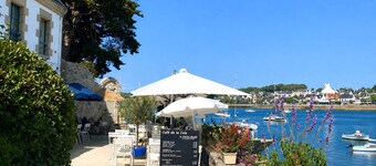 Combrit - Renovated stone house near beach with enclosed garden
