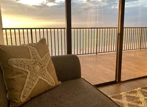 Interior - 🦀Summer Special Rates! Remodeled Sea Winds Beachfront Condo Double Vanity Sinks (Marco Island)