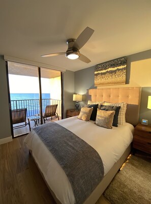 2 bedrooms, iron/ironing board, free WiFi, bed sheets - 🦀Summer Special Rates! Remodeled Sea Winds Beachfront Condo Double Vanity Sinks (Marco Island)