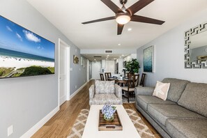 Smart TV, stereo - 🦀Summer Special Rates! Remodeled Sea Winds Beachfront Condo Double Vanity Sinks (Marco Island)