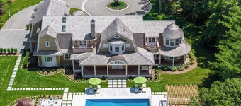 Brand New Osterville
Luxury Estate Sleeps 18