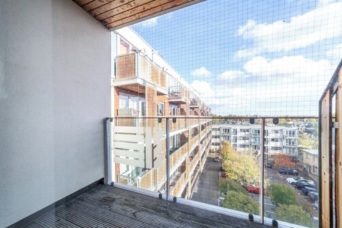 2-Bedroom Flat in Stratford