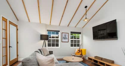 Culver City 2BR House: Near SoFi, Backyard, Garage