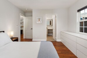 Desk, iron/ironing board, travel cot, WiFi