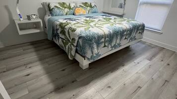 2 bedrooms, iron/ironing board, WiFi (free), bed sheets