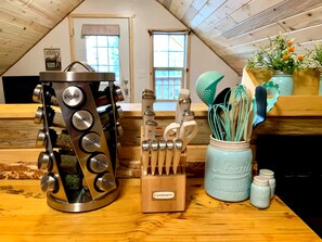 Interior - Aspen Suite+WiFi+Sauna+AC+17 miles to YNP (Island Park)