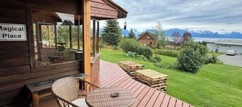 Sleeps 4, close to town. Bayviews!