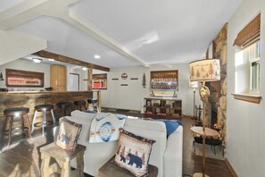 Interior - New Listing! "Boomtown Bungalow"! In Town off Main Street, 2 Bed, 2 bath Close to 2 Chairlifts! (Red River)