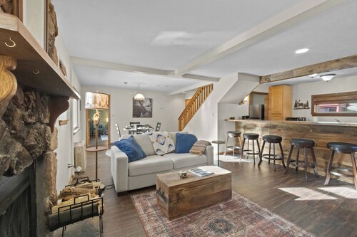 "Boomtown Bungalow" New Listing! In Town off Main Street, 2 Bed, 2 bath, Near River, Near the Park