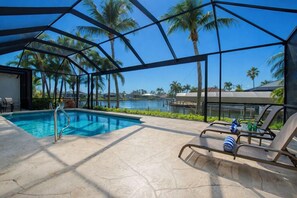 Pool - Wischis Florida Home - Paradise Dream (Cape Coral)