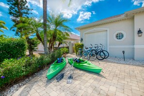 Property grounds - Wischis Florida Home - Paradise Dream (Cape Coral)