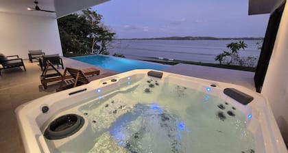 Stunning seaside villa with jacuzzi