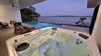 Stunning seaside villa with jacuzzi