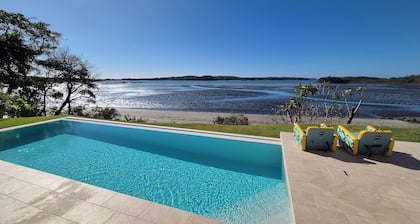 Stunning seaside villa with jacuzzi