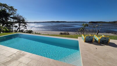 Stunning seaside villa with jacuzzi