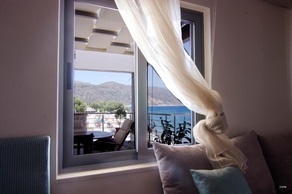 Departamento, balcón, vista al mar | Área de sala de estar