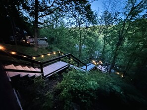 Property grounds - Lakefront w/ hot tub, firepit, BBQ, smoker, kitchen, patios, king bed, 1.5 bath (Eureka Springs)