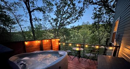 Lakefront w/ hot tub, firepit, BBQ, smoker, kitchen, patios, king bed, 1.5 bath