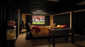 Games room - Massage Chairs - Theater Room - By UGA - Swing Set (Athens)