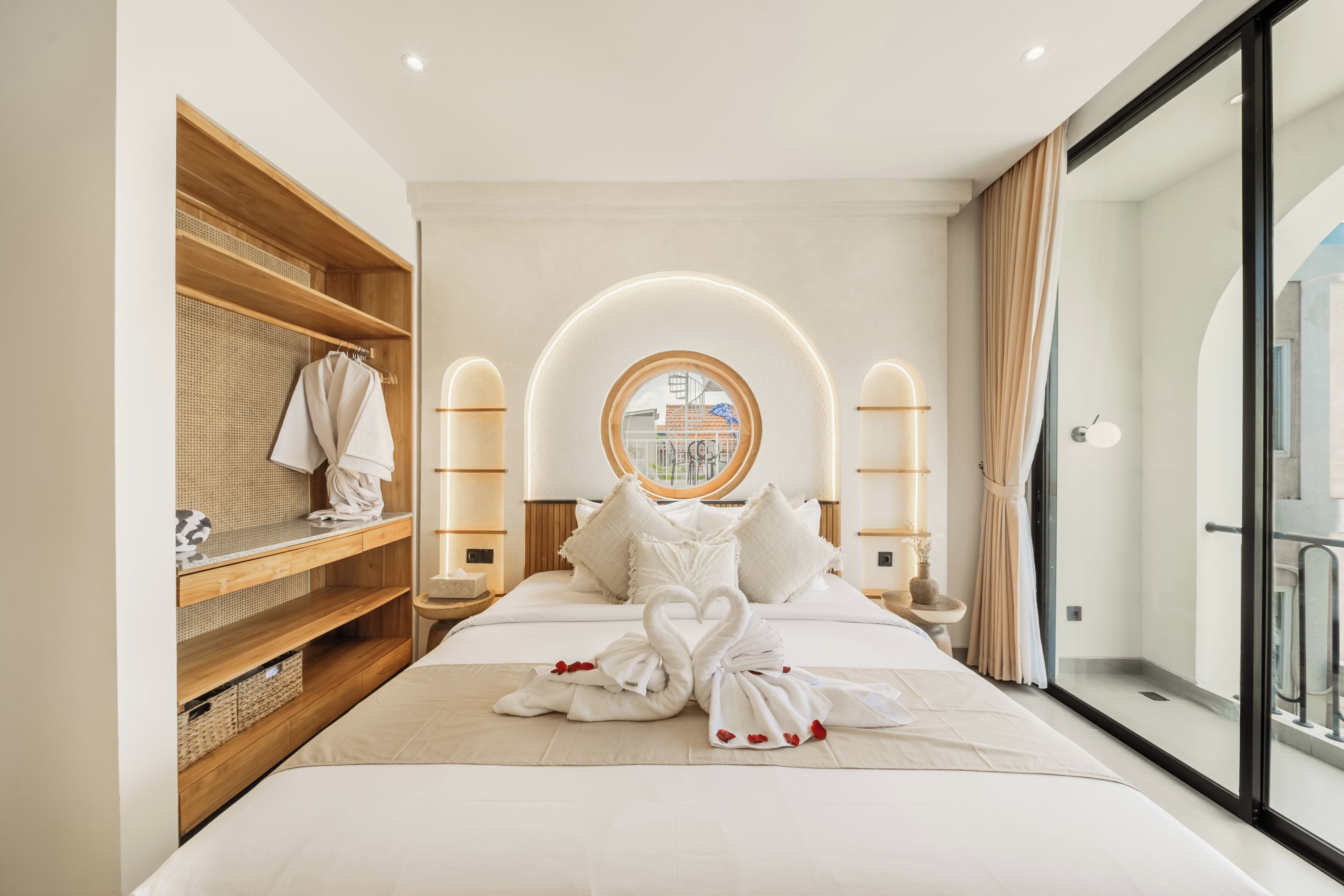 Signature Villa | Laptop workspace, iron/ironing board, free WiFi