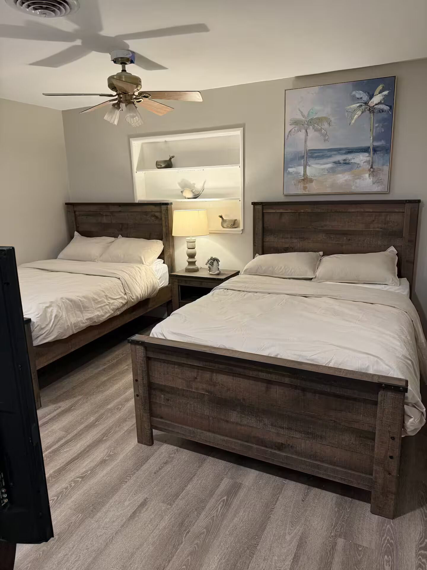 3 bedrooms, bed sheets