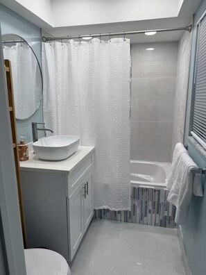 Shower, jetted bath, towels, soap - Spa Beach Retreat • Sleeps 10 • 8 min to Beach (Englewood)