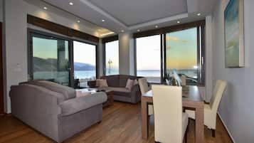 Apartamento, patio, vistas al mar | Zona de estar