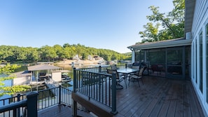 屋外ダイニングエリア