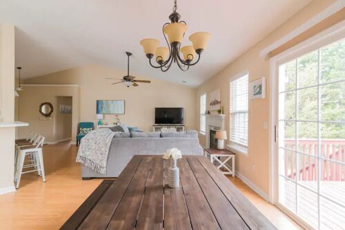 Cozy 3BR/2BA in North Lake Area