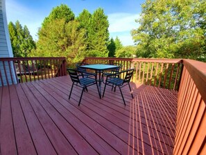 Outdoor dining - Cozy 3BR/2BA in North Lake Area (Charlotte)
