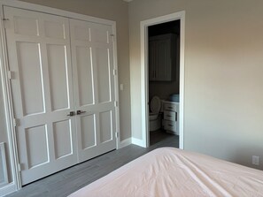 6 bedrooms, free WiFi, bed sheets