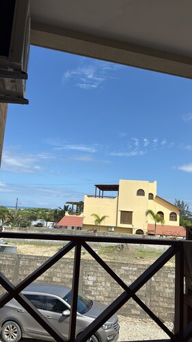 Oasis Luxury Residence in a safe residential area near Guayaquil and Samborondón