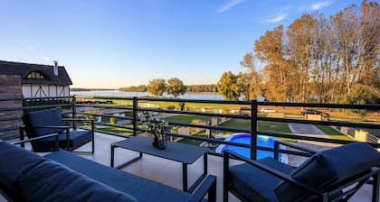 House by the Danube with jacuzzi, sauna, pool, barbecue, and outdoor activities