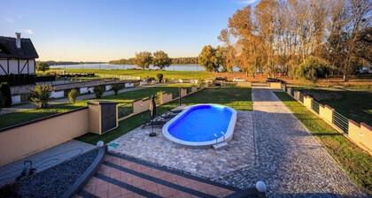 Haus an der Donau mit Jacuzzi, Sauna, Pool, Grill und Aktivitäten in der Natur