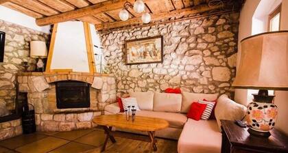 Relax with jacuzzi, pool and authentic Slavonian charm