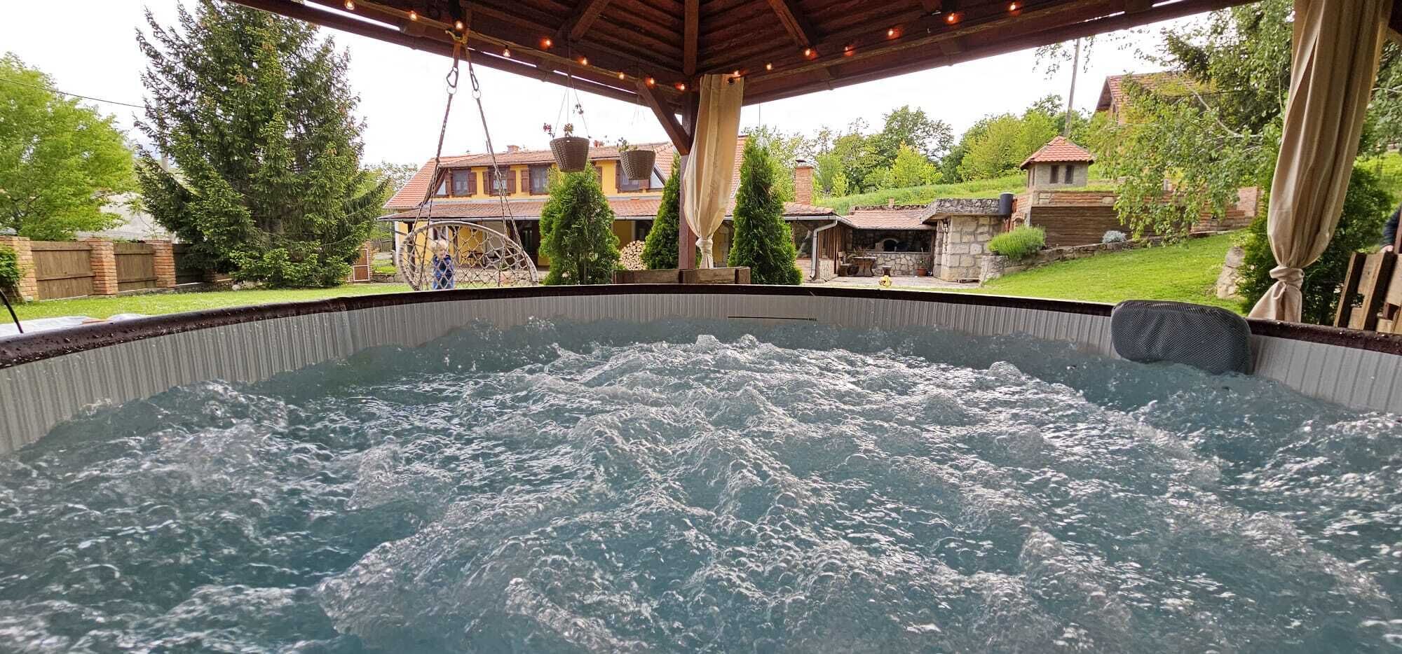 Bañera de hidromasaje exterior