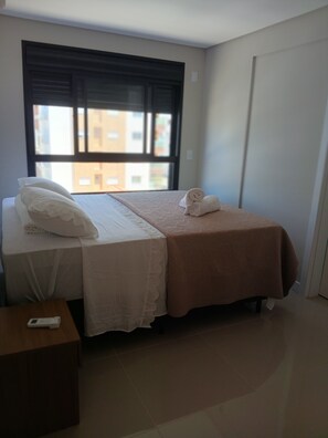 3 bedrooms, Internet, bed sheets - Apartment on Palmas Beach (Governador Celso Ramos)